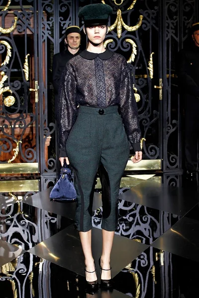 Look 23